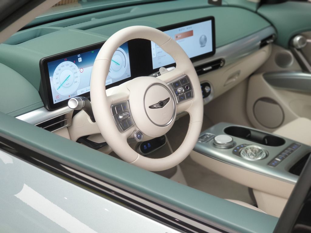 Genesis GV60 JW1 SDS II Monstera Green Glacier White Two-tone (3)