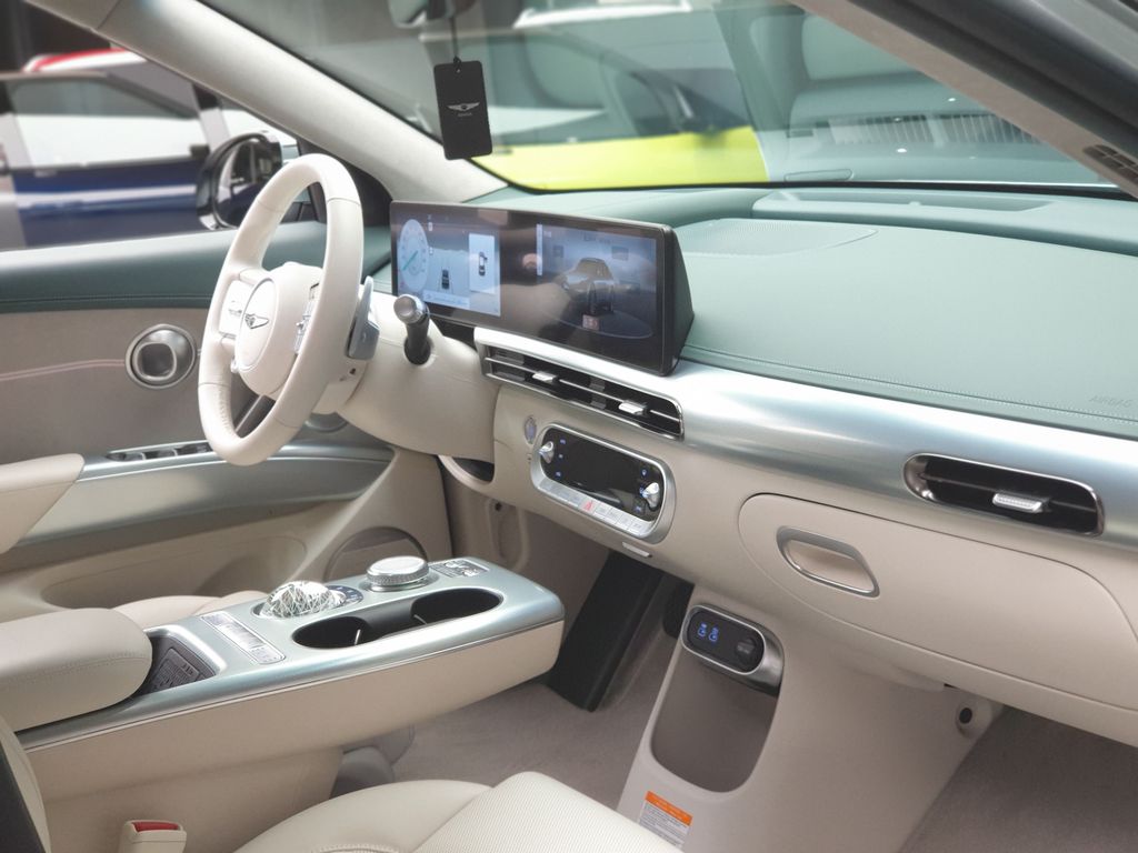 Genesis GV60 JW1 SDS II Monstera Green Glacier White Two-tone (4)