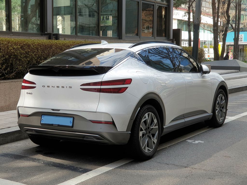 Genesis GV60 JW1 Uyuni White (7)