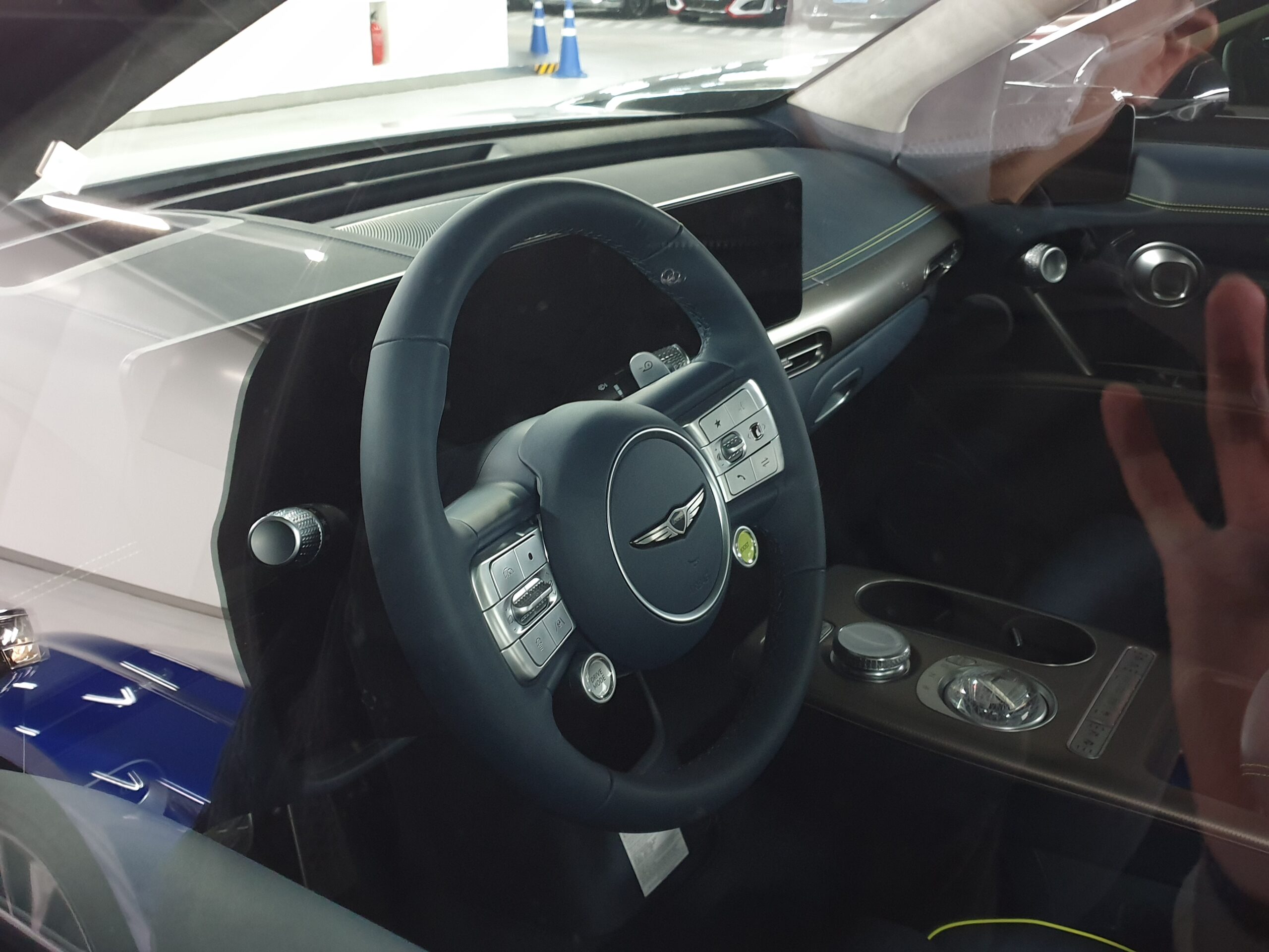 Genesis GV60 Performance JW1 Uyuni White (17)