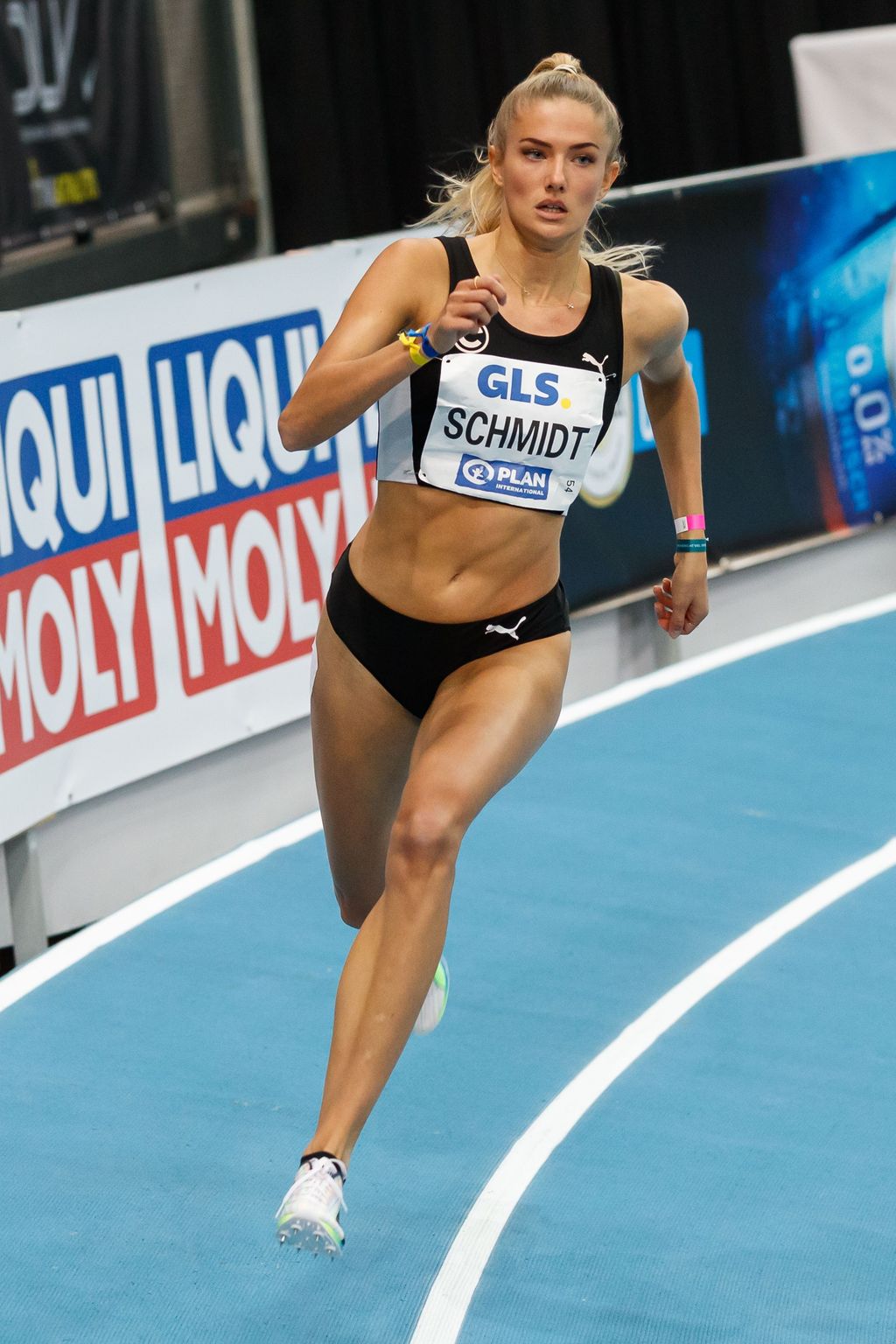 Alica Schmidt’s Viral Hurdles Dancing: Unpacking the Sensation Behind the ‘World’s Good-shaped Athlete’