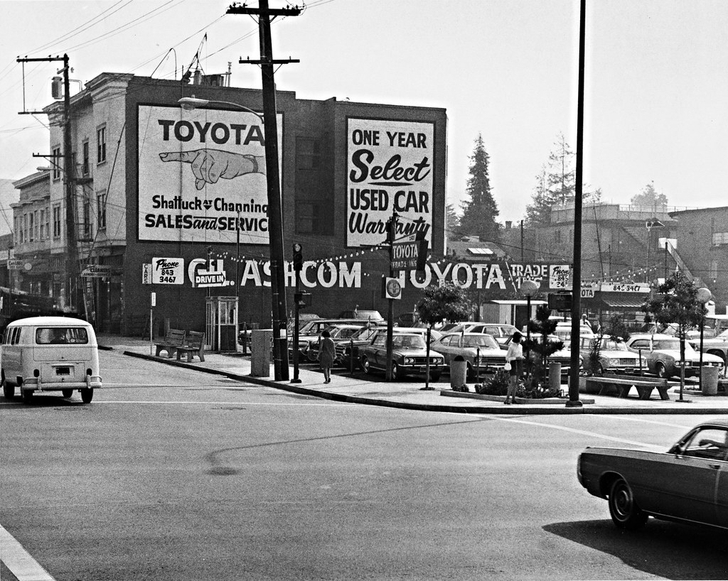 Gil Ashcom Toyota Used Car Lot, Berkeley CA