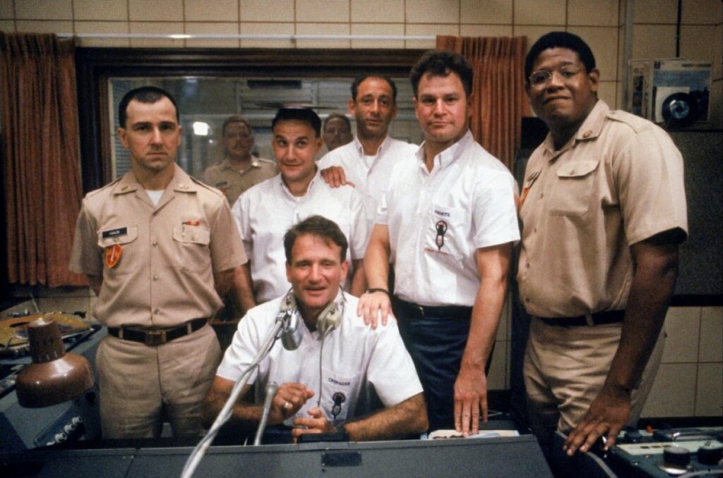 Good Morning, Vietnam 1987，IMDB Rating: 7.3, IMDB Votes: 155455, ID: 0093105