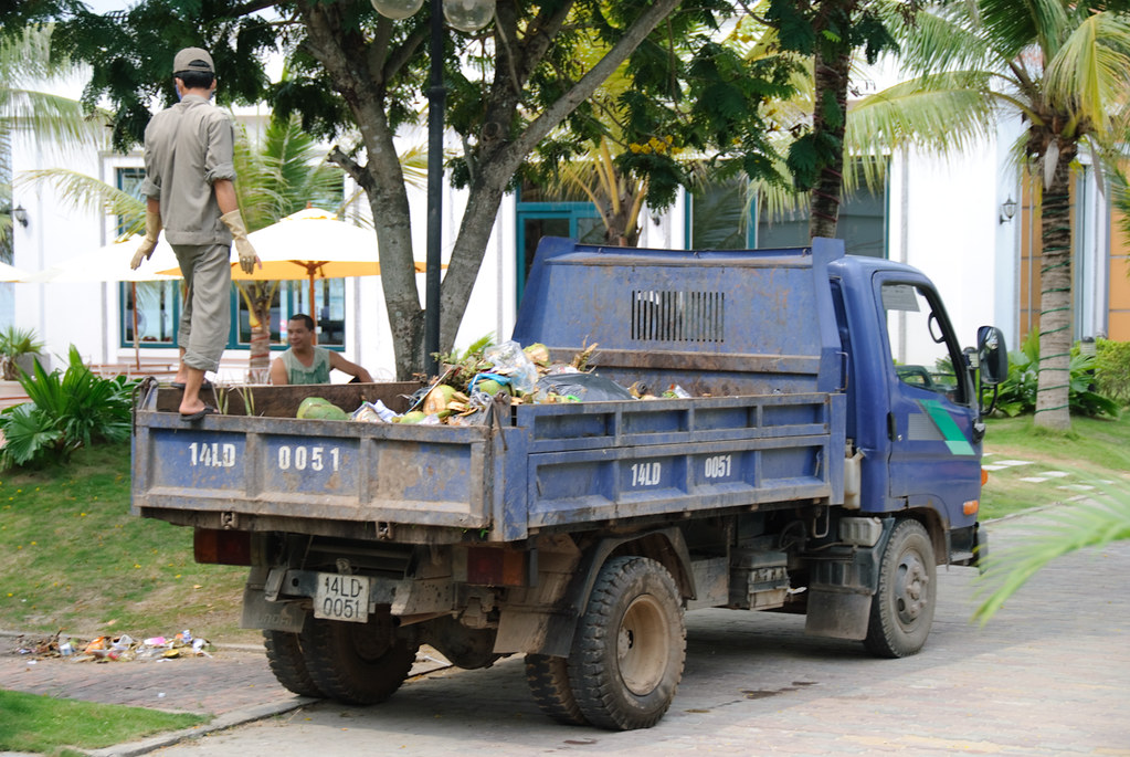 Ha Long Bay Coast - Garbage collector