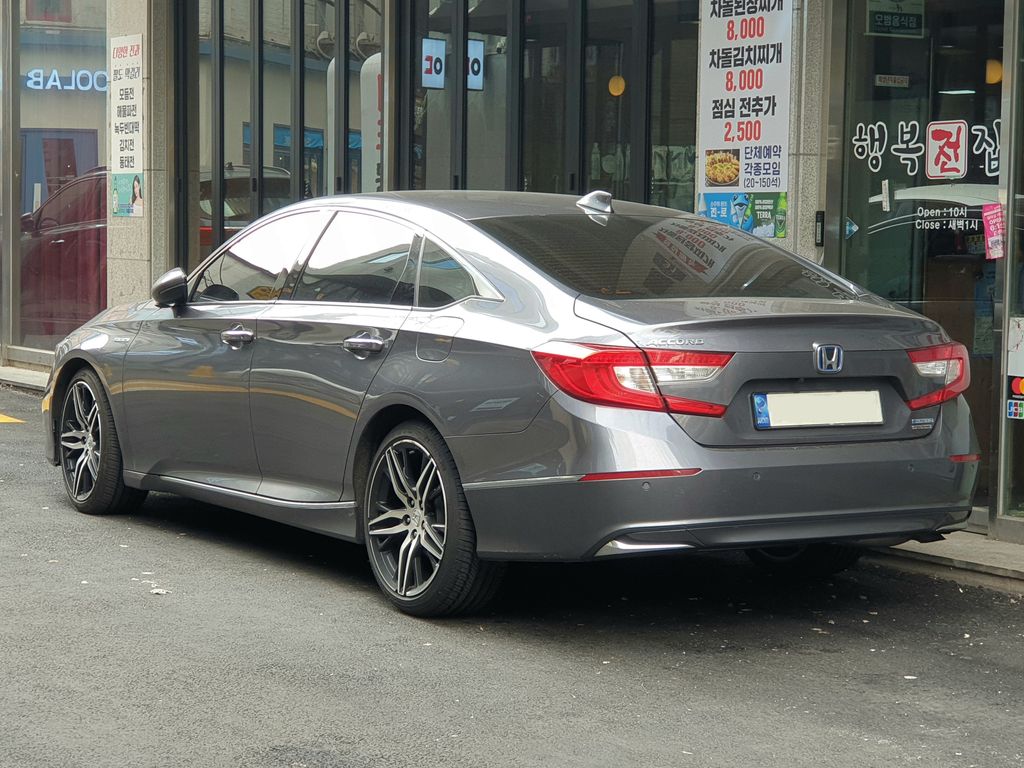 Honda Accord Hybrid Touring CV1 FL Sonic Gray (3)