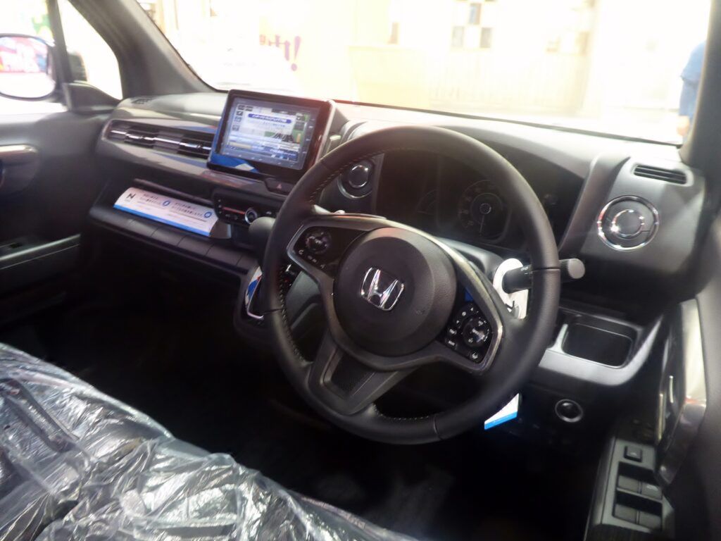 Honda N-WGN Custom L・Turbo Honda SENSING (DBA-JH3) interior