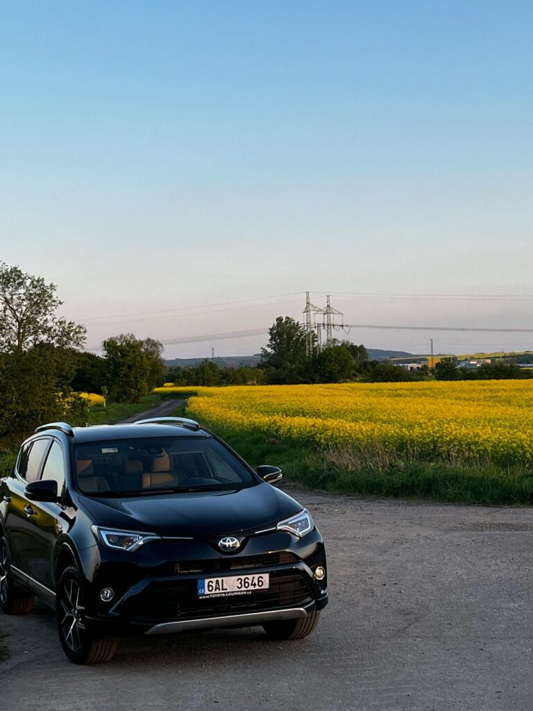 Hyundai Tucson Hybrid vs. Toyota RAV4 Hybrid