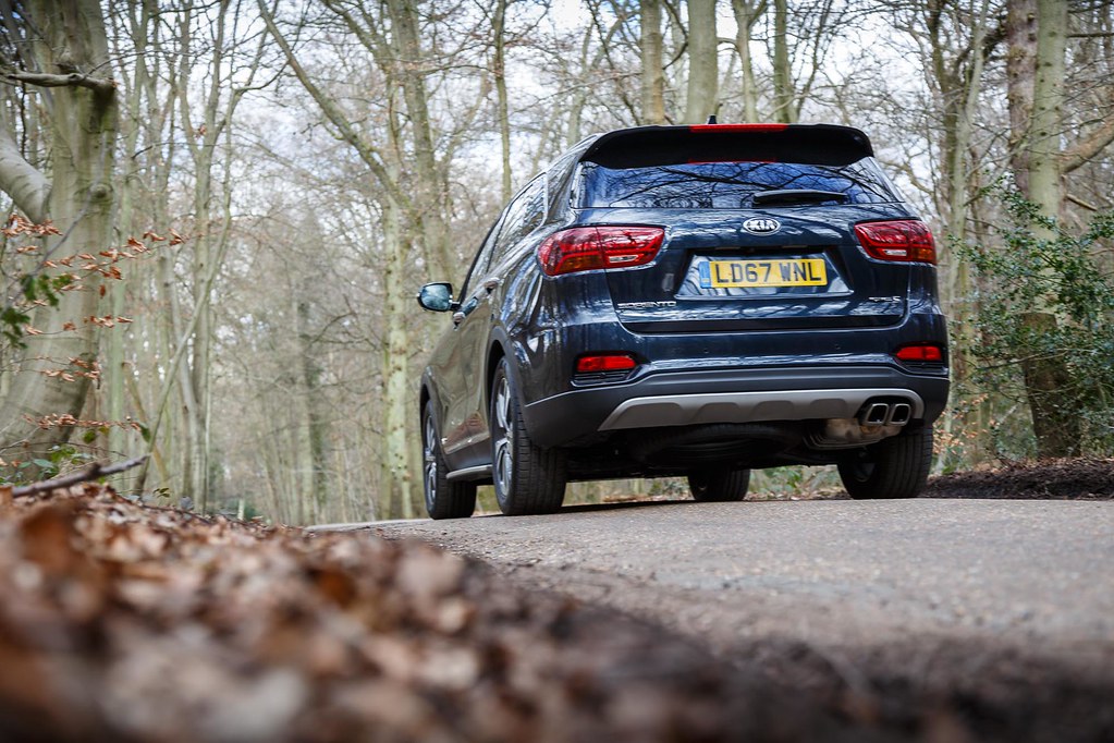 Kia Sorrento SUV, Off Road, Large Car, People Carrier Free Car Picture - Give Credit Via Link