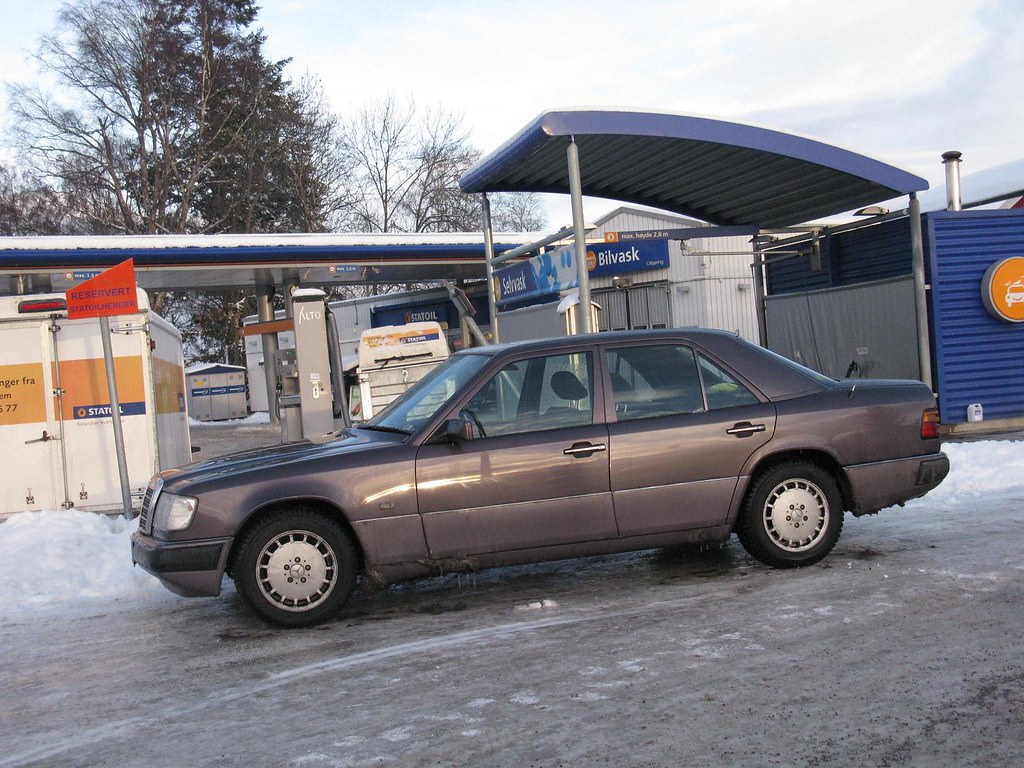 Mercedes-Benz W124