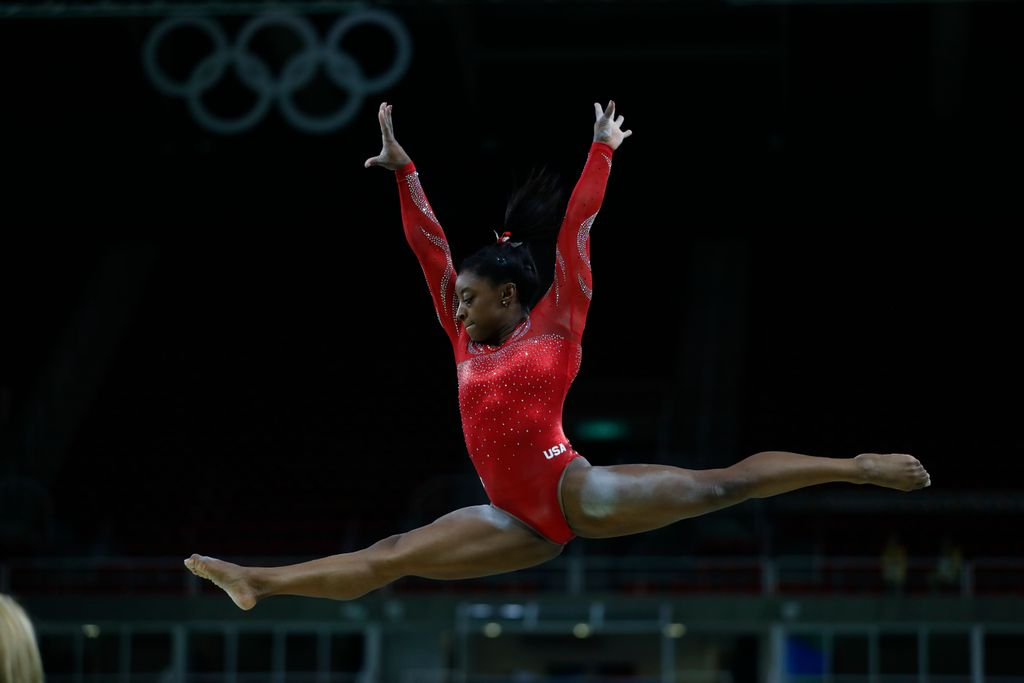 Simone Biles’ Game Day Style: The Internet’s Obsession with Her Controversial NFL Looks