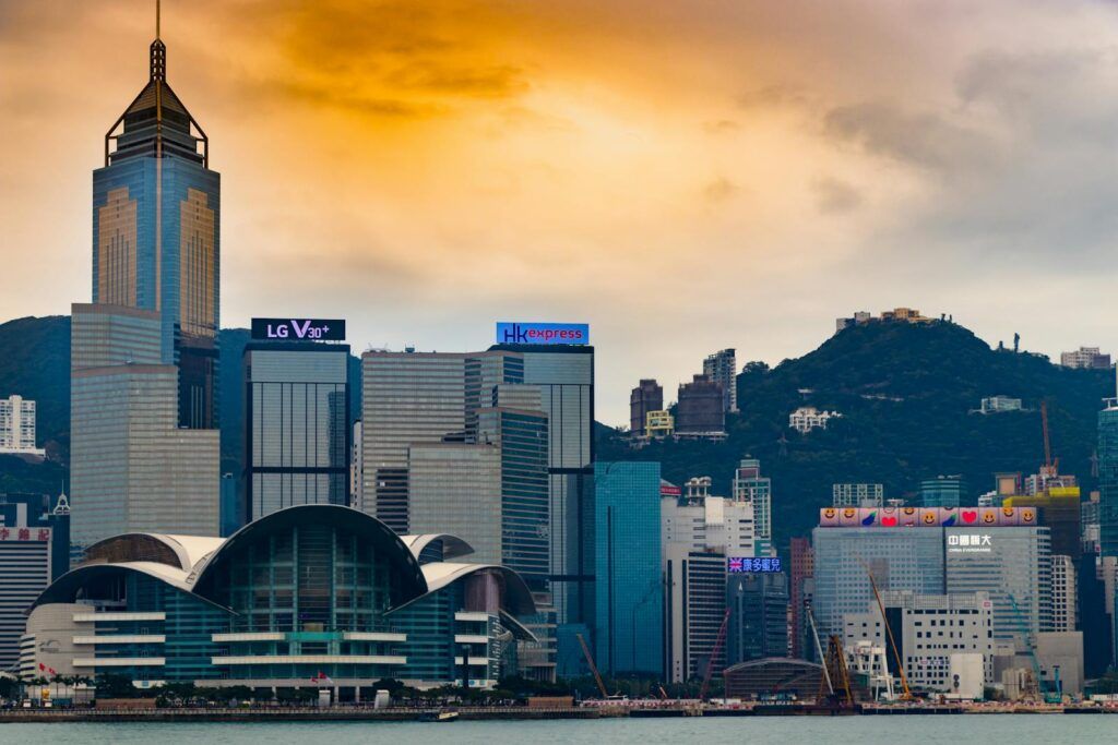 HK Assistant Police Commissioner Naturalizes as Chinese Citizen, Vows ‘Fight for China for a Lifetime!’