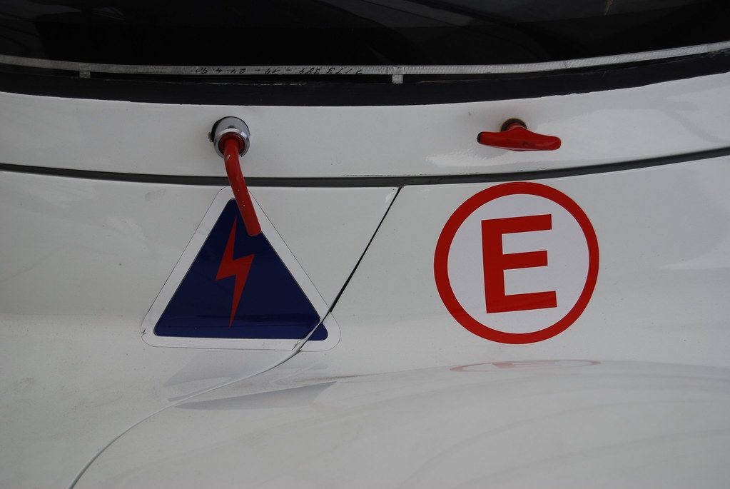Porsche race car safety stuff: Master power-off and fire extinguisher
