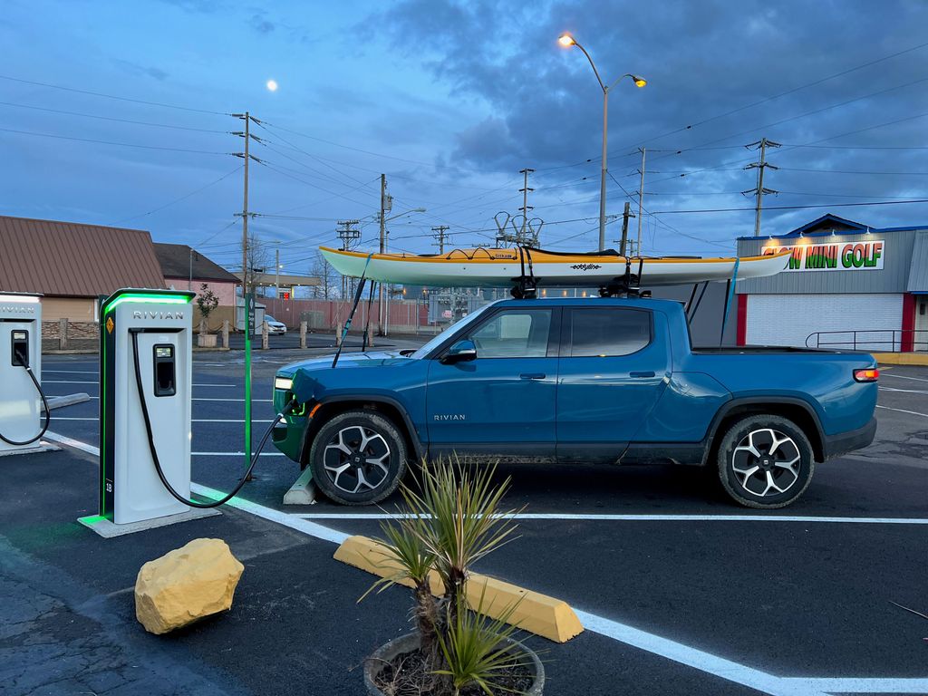 Rivian R1T (2024)