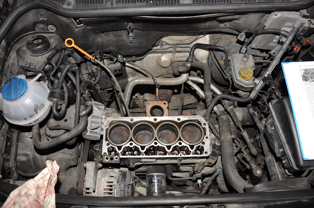 Skoda Fabia Cylinder Head - Engine bay