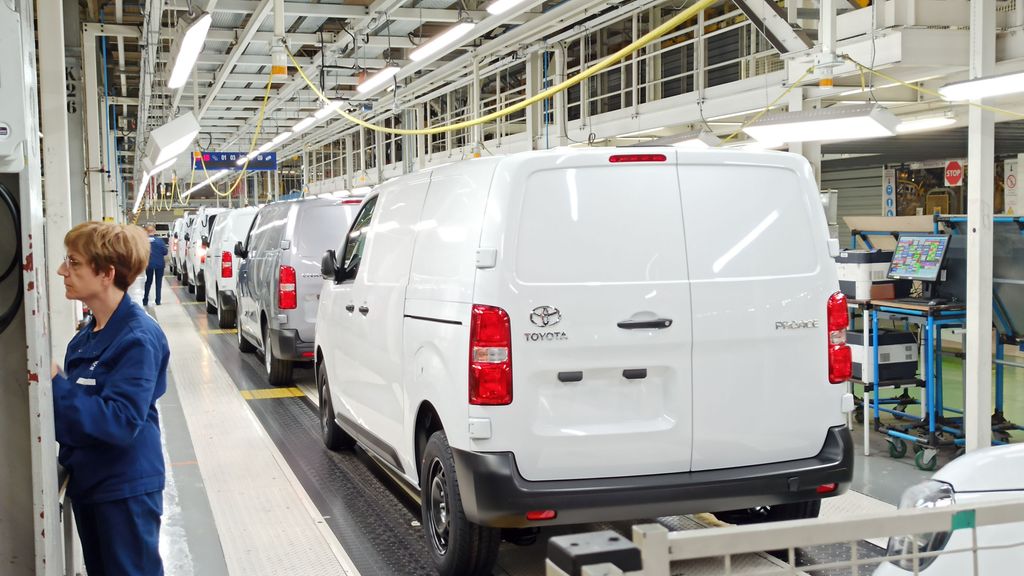 Stellantis Layoffs and Leadership Challenges: