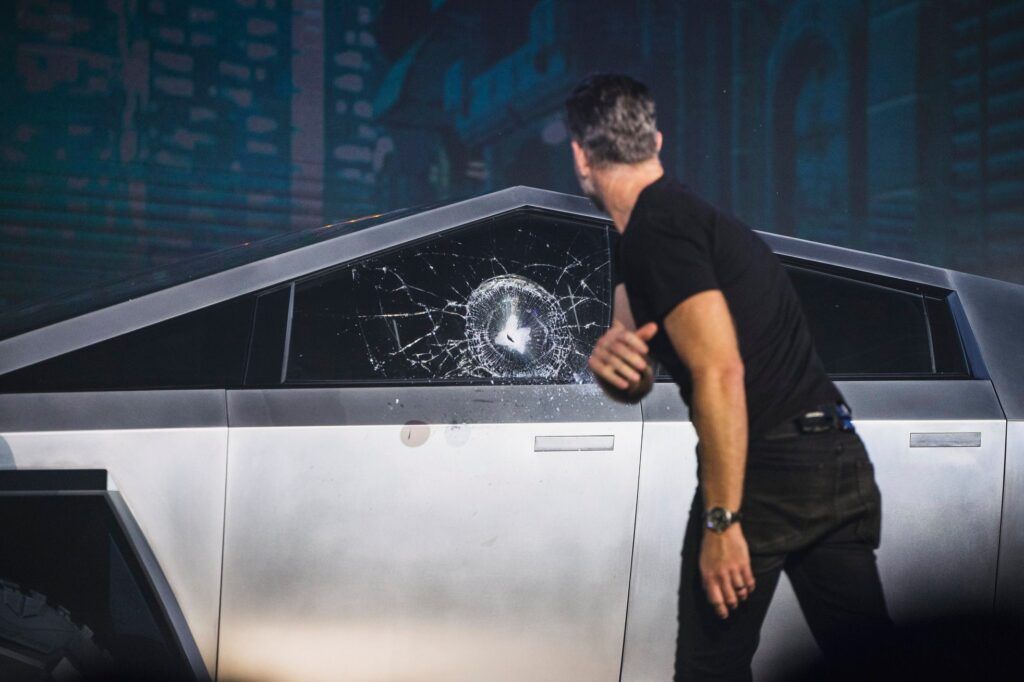 Tesla Cybertruck damaged window