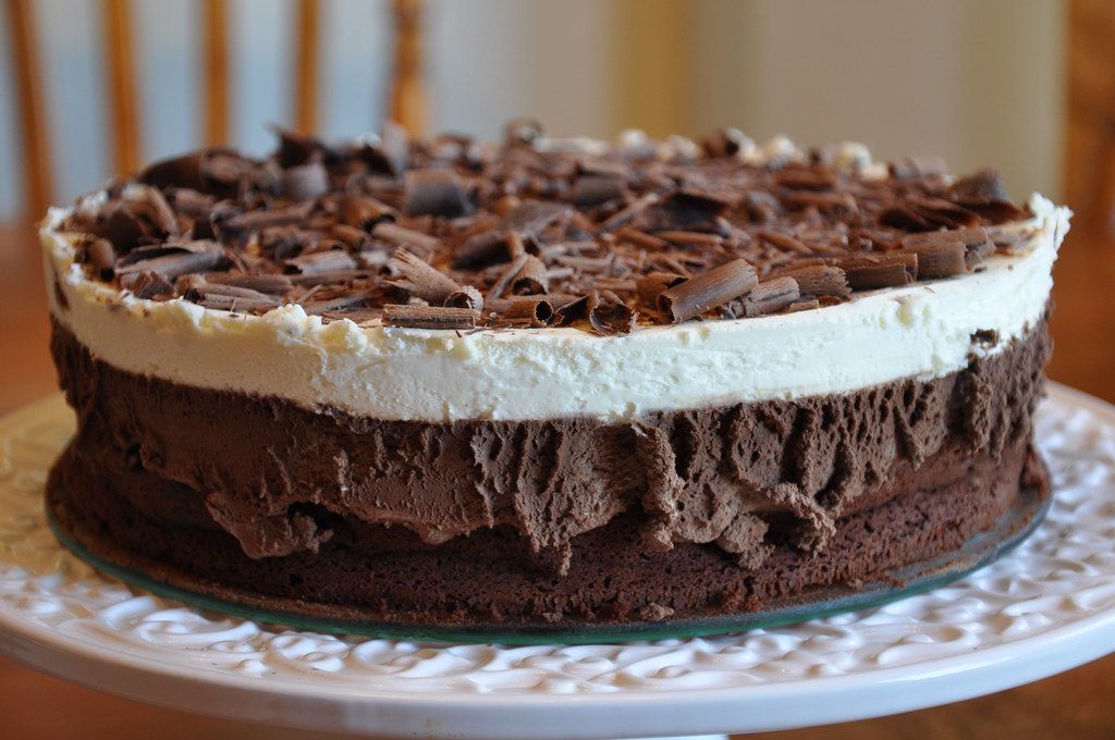 3-Ingredient Oreo Mousse Cake