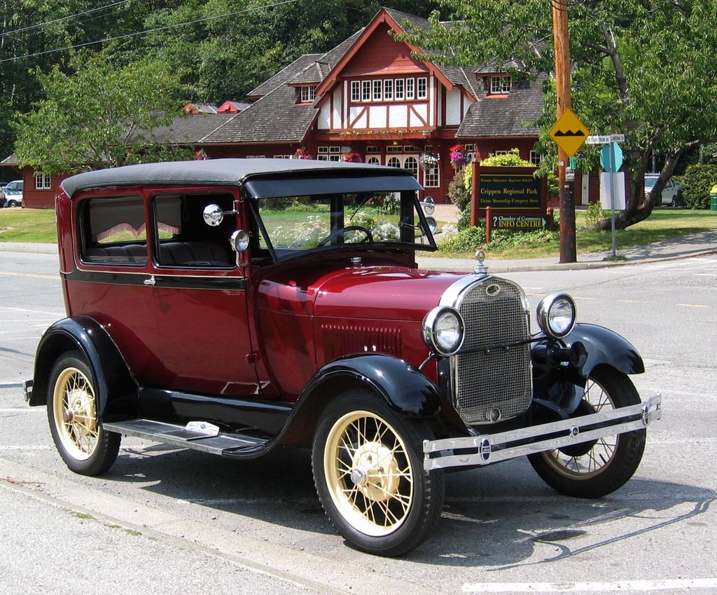 16 Beloved Car Brands Lost to History (And What Made Them Special)