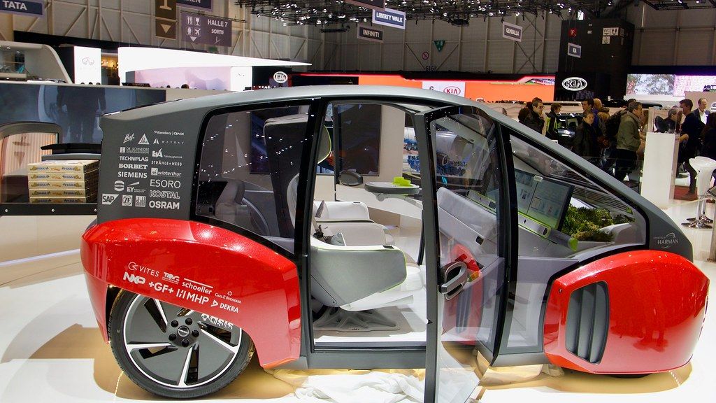 22 Eye-Popping Car Decorations That Are Hilariously Over The Top