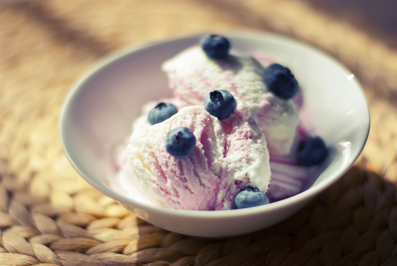 Your New Go-To Summer Dessert: Easy No-Churn Blueberry Crumble Ice Cream