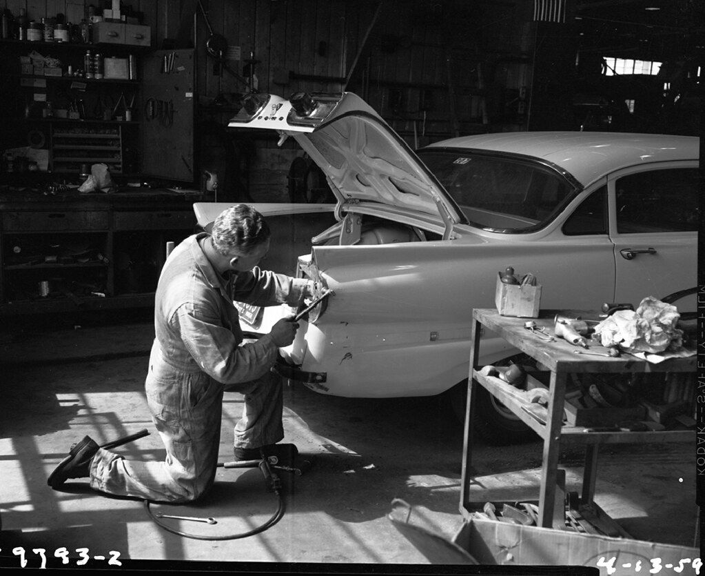 How to Spot and Avoid the 13 Most Common Oil Change Scams
