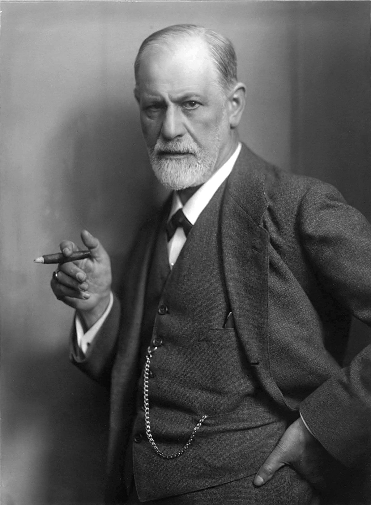 From Accidental Oddities to Unsolved Mysteries: Uncovering Some Truly Bizarre Celebrity Deaths You’ve Never Heard Of!