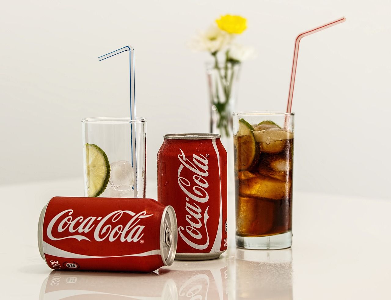 More Than Just a Drink: Surprising Uses for Coca-Cola in Cleaning, Gardening, Cooking, and Emergencies