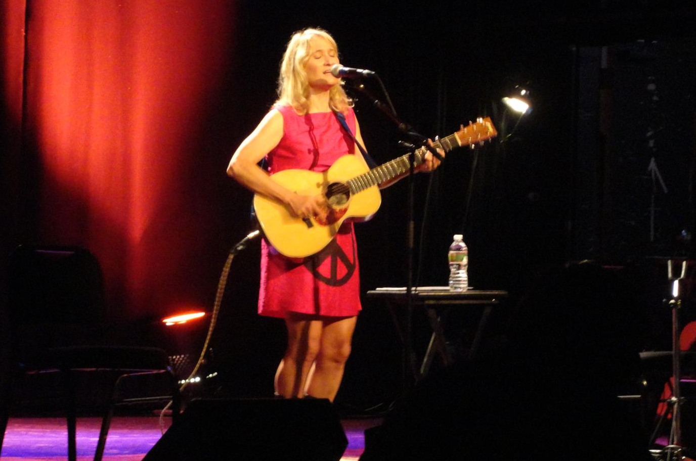 Jill Sobule, Iconic ‘I Kissed a Girl’ Songwriter, Dies at 66: Unraveling the Tragic House Fire and Her Enduring Musical Legacy