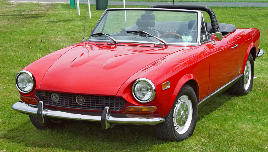 fiat 124 spider sporty convertible