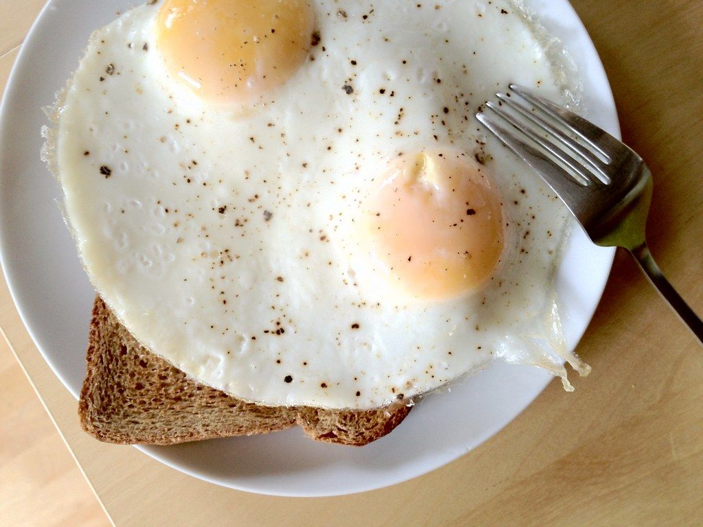 Easy Egg in a Hole Recipe: Perfect for Breakfast, Plus Delicious Variations