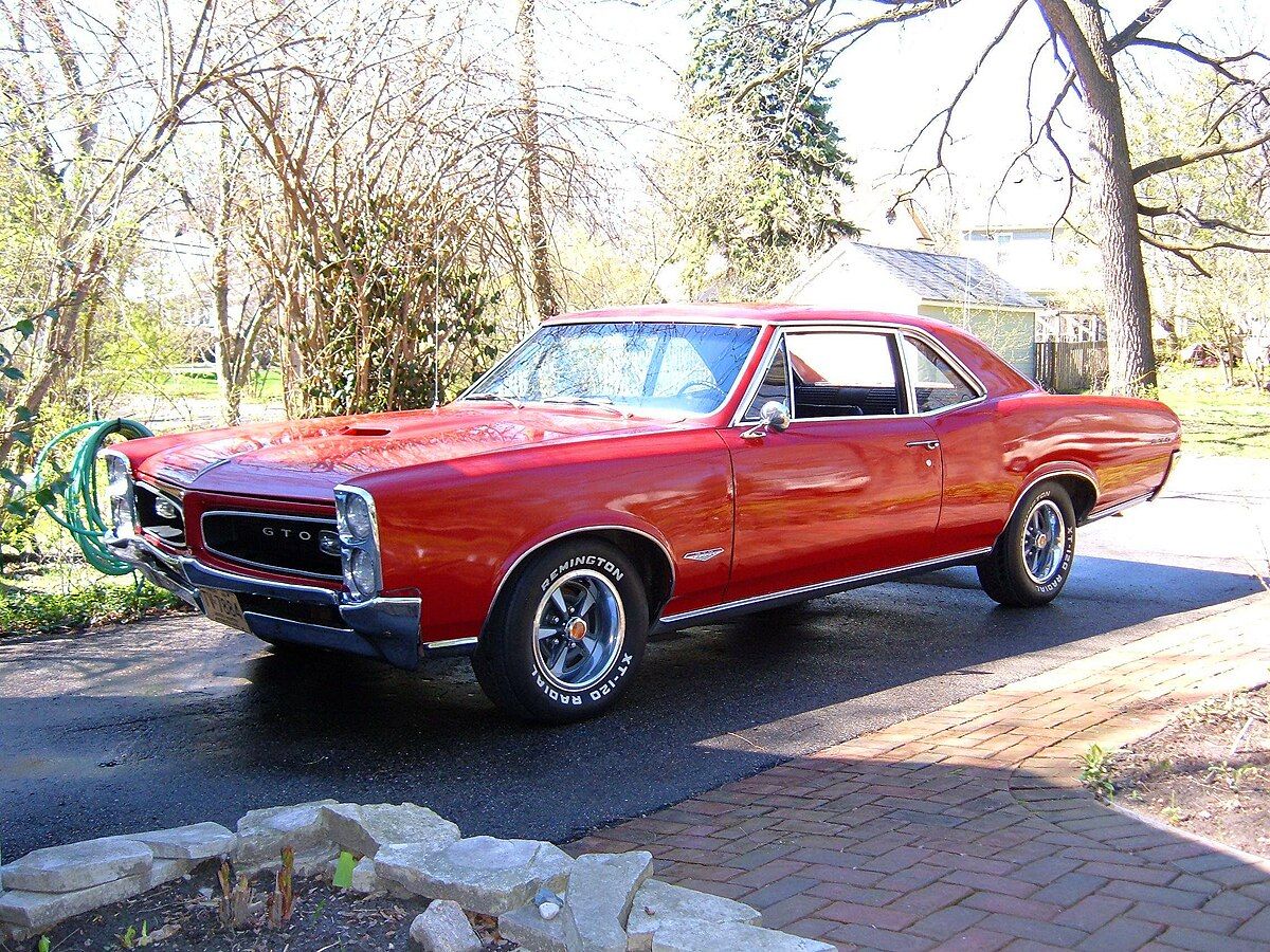 The 16 Most Iconic American Muscle Cars of the 60s & 70s