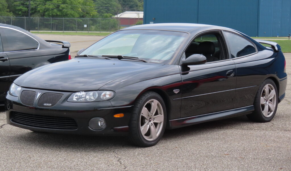 pontiac gto v8 engine
