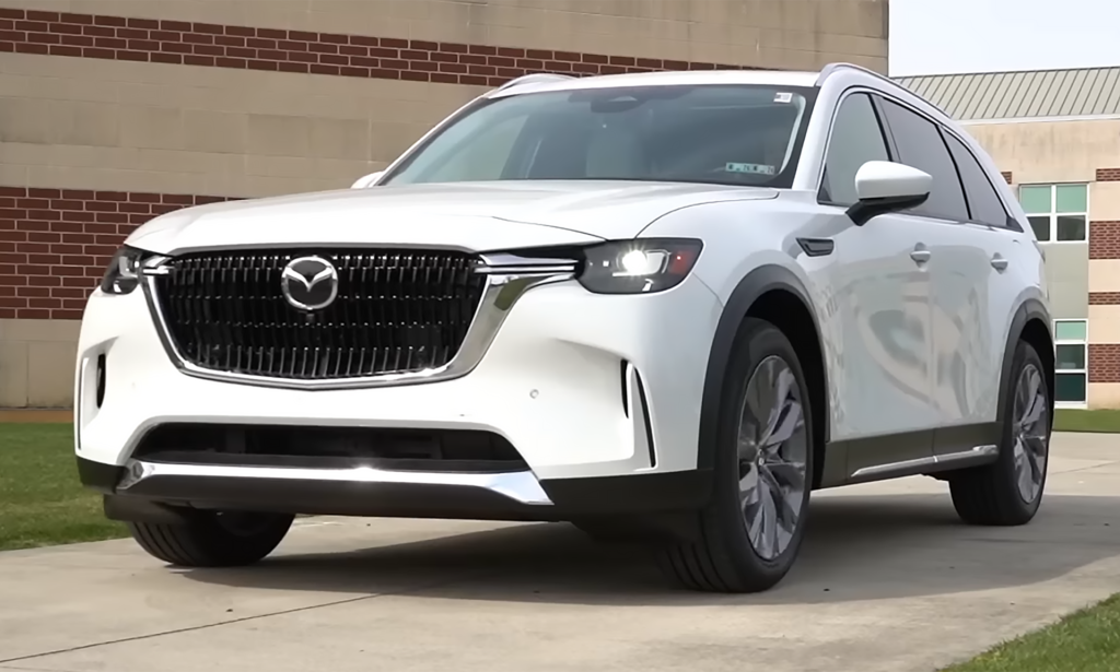 2025 Mazda CX-70 Revealed: The Two-Row Version of the CX-90?