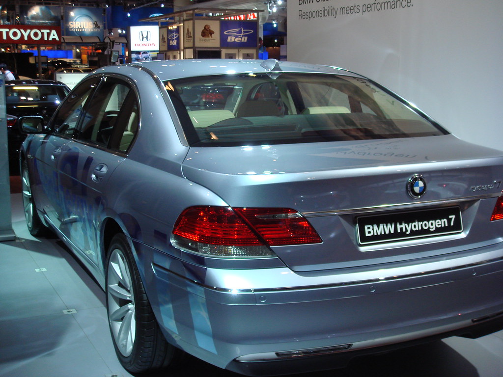 BMW to Mass-Produce Hydrogen Fuel-Cell Car by 2028 with Toyota
