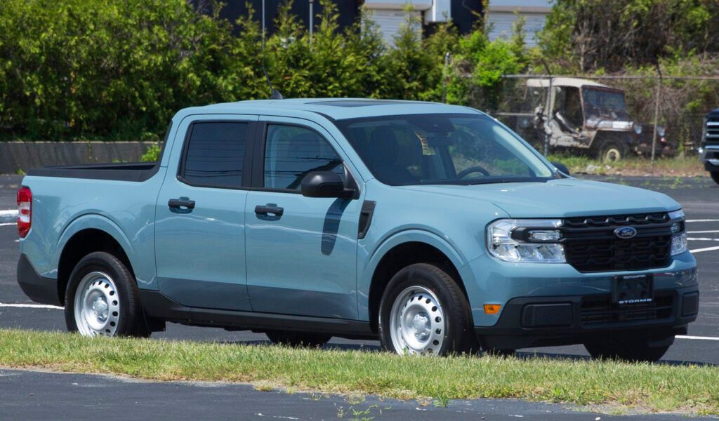 17 Essential Items Every Driver Needs in Their Car Kit for Safety and Comfort