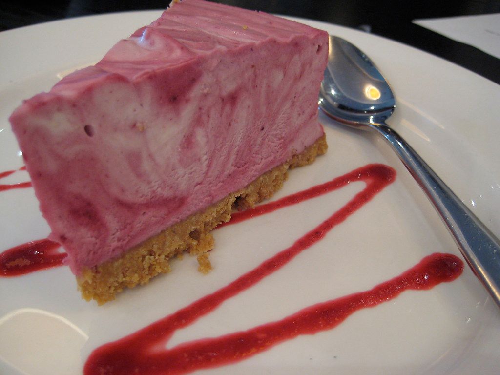 Delicious & Easy: Make Homemade No-Bake Strawberry Crunch Cheesecake