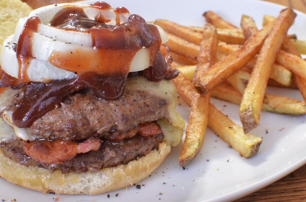 The Truth About the Five Guys Bacon Cheeseburger’s Calories: Can You Eat There Healthily?