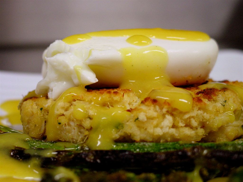 How to Make Luxurious Homemade Crab & Shrimp Cake Eggs Benedict