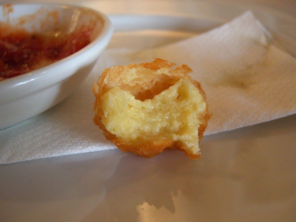 Addictive Cheesy Bacon Puff Pastry Twists: An Easy Holiday Tradition