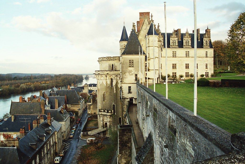 Travel Europe Solo on 00: Your Affordable Backpacker’s Guide