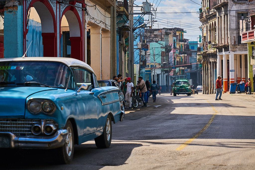 Cuba’s Cash Puzzle: Why Hotel Staff Exchange Big Bills for Small Amid Economic Restrictions