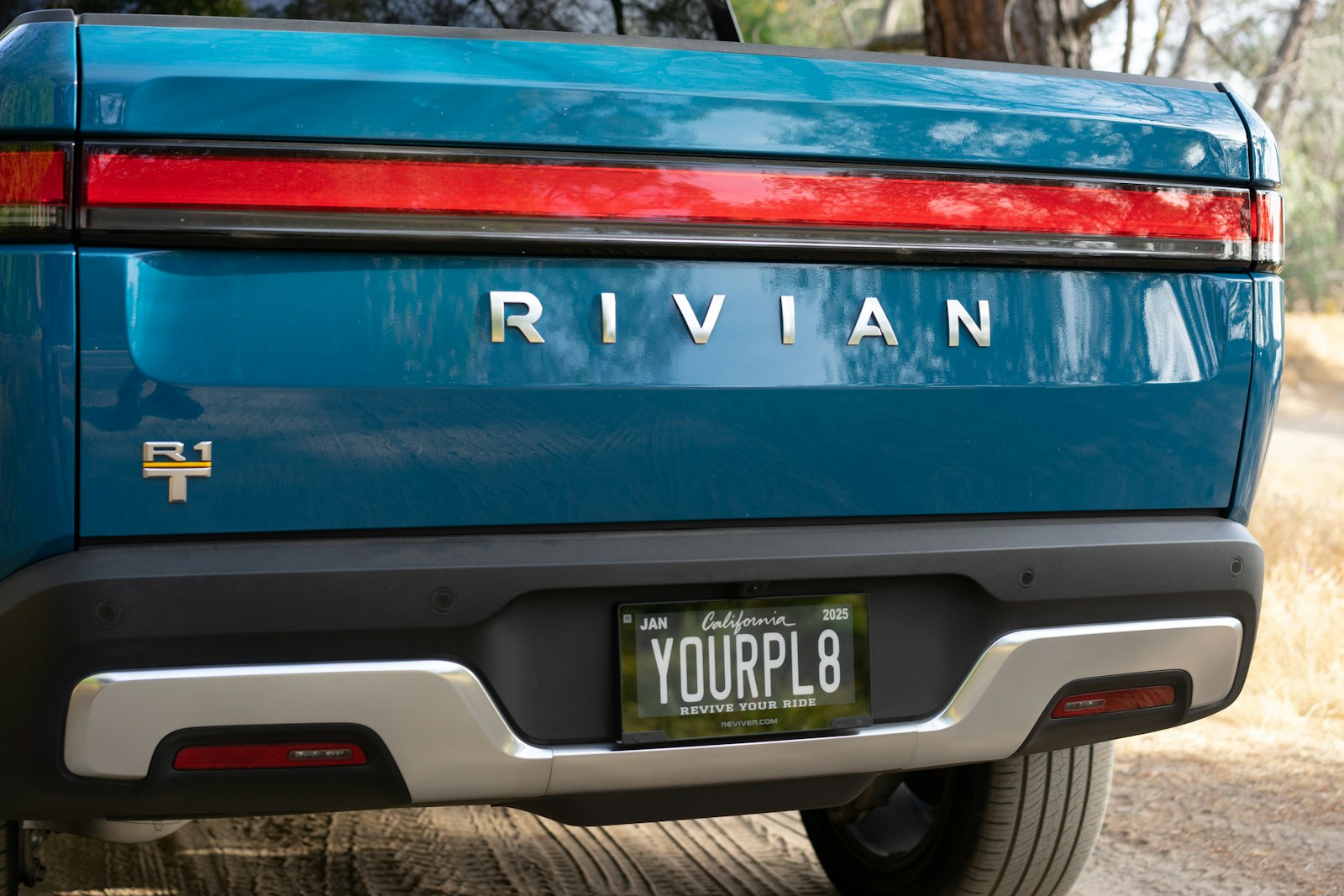 2024 Car Loyalty: Rivian Surprises as #1, Dethroning Tesla. Mini Soars, Infiniti Struggles.