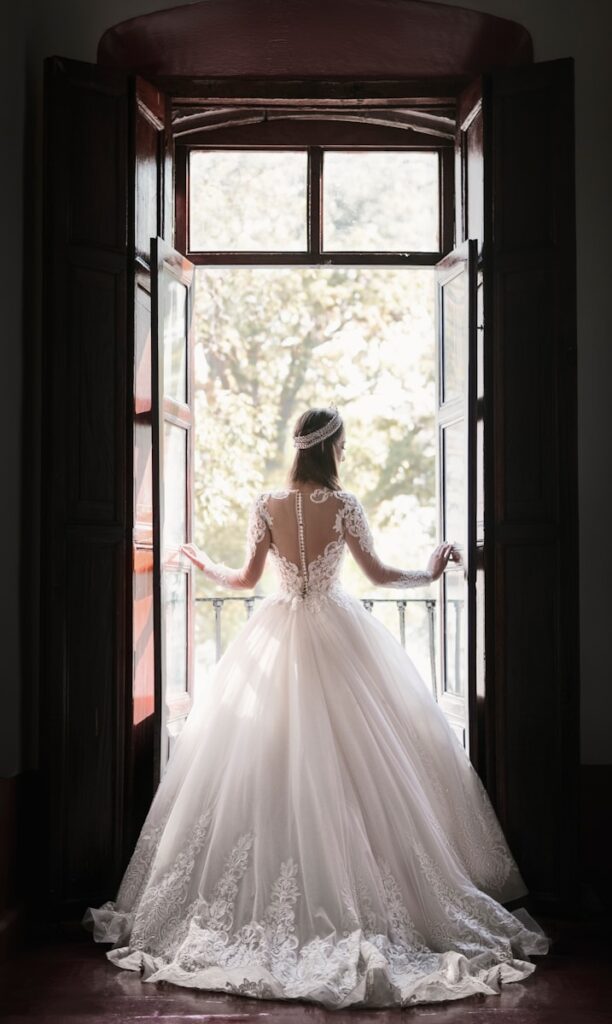 A Bride’s ,000 Dream Wedding Gown: A Tale of Elegance