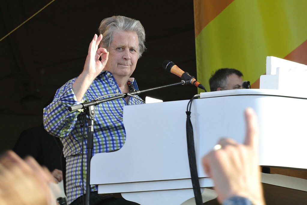 Behind the Melodies and Magnificence: An Enthusiastic Look at Brian Wilson’s Legendary Car Collection and His Unforgettable Automotive Legacy