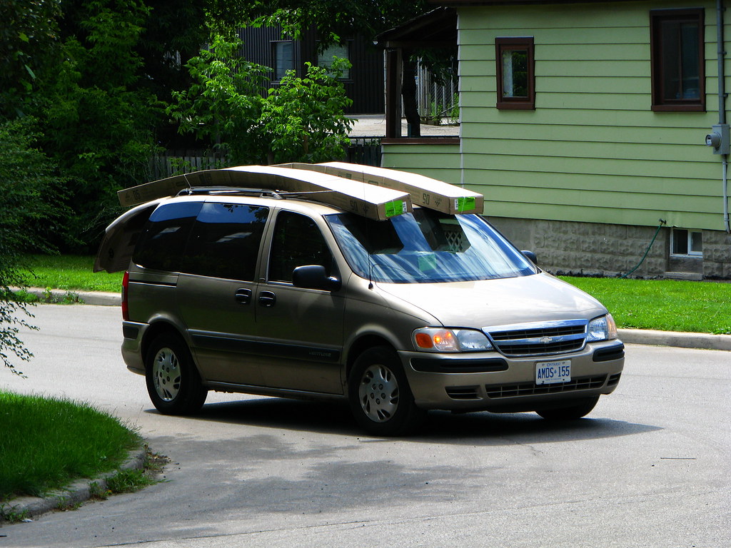 Fueling Family Adventures: Exploring 15 Top Minivans for Big Families on a Budget, with a Spotlight on 32+ MPG Contenders
