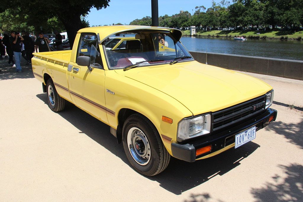 Toyota Hilux Champ rear-wheel-drive