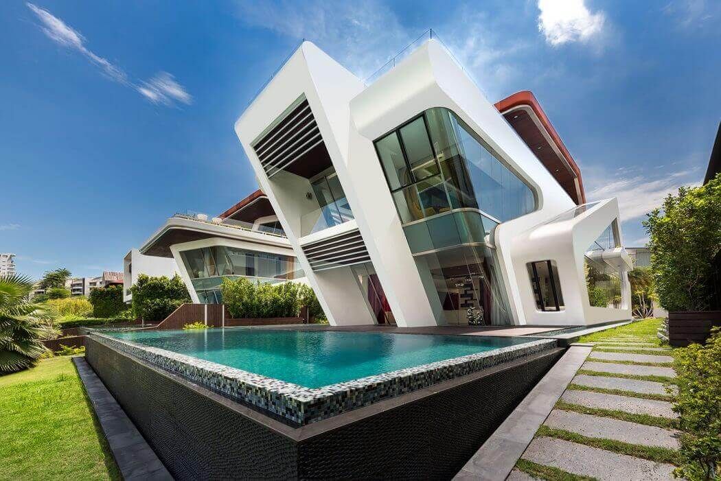 The Contemporary Rolls-Royce: Engineering for Effortless Serenity