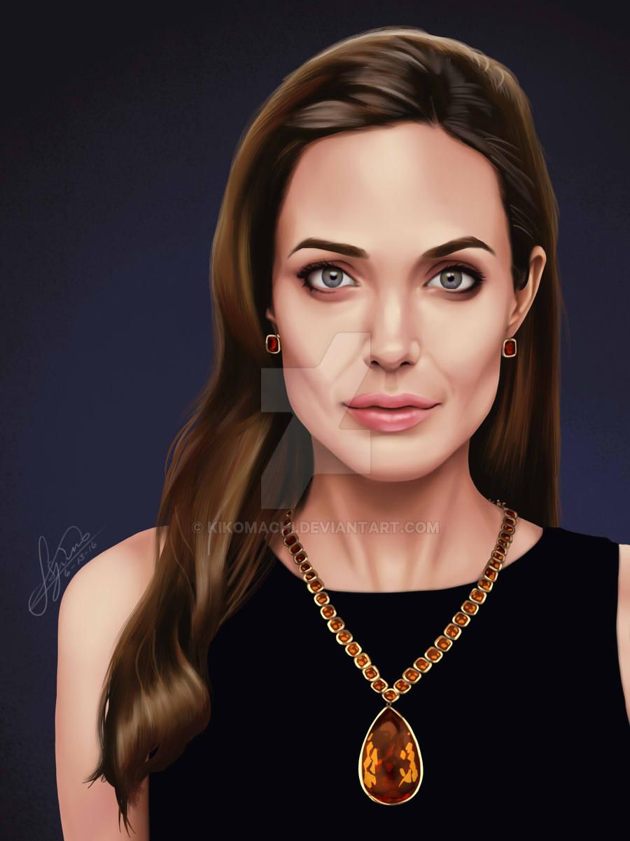 Angelina Jolie: Collecting Daggers and Knife Handling