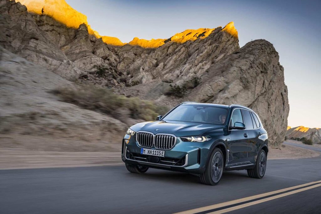 The Enduring Drive: 13 Vehicles Owners Cherish for 15 Years or More, According to iSeeCars