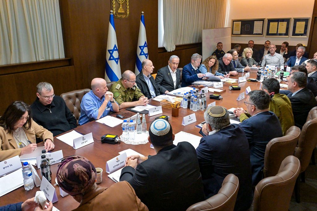 Israeli Cabinet Approves Controversial Plan to Take Control of Gaza City Amid Deep Divisions and Global Alarm